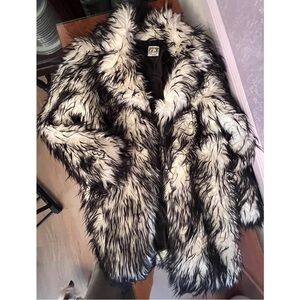 Luxurious Vintage Faux Fur Coat in Black and White